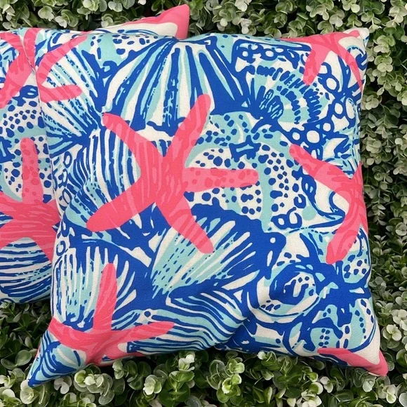 Lilly Pulitzer Themed Accent Pillows, Set of 2 - Picture 2 of 8